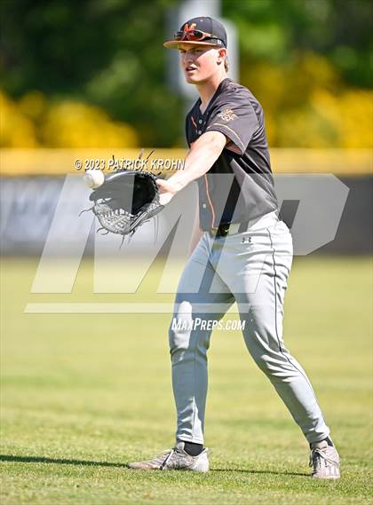 Thumbnail 2 in Monroe @ Lincoln (WIAA 3A Round 2) photogallery.