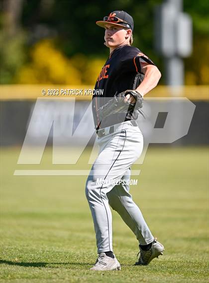 Thumbnail 3 in Monroe @ Lincoln (WIAA 3A Round 2) photogallery.