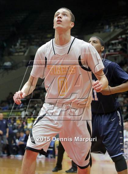 Thumbnail 3 in Bullard vs. Edison (CIF CS D1 Final) photogallery.
