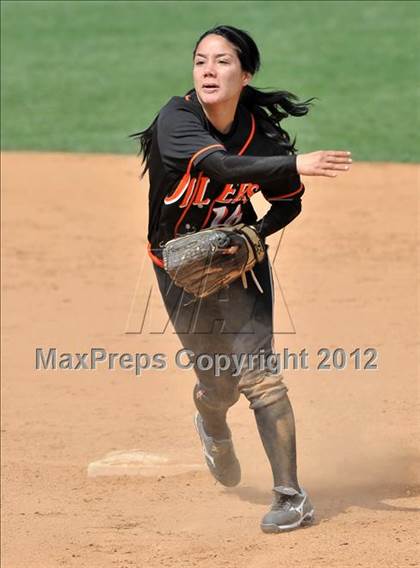 Thumbnail 2 in Huntington Beach vs Irvine (Timberwolf Classic) photogallery.