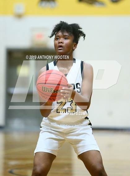 Thumbnail 2 in Gray's Creek vs. Douglas Byrd photogallery.