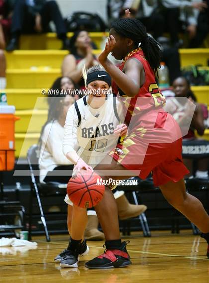 Thumbnail 2 in Gray's Creek vs. Douglas Byrd photogallery.