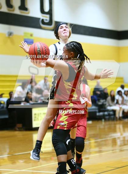 Thumbnail 2 in Gray's Creek vs. Douglas Byrd photogallery.