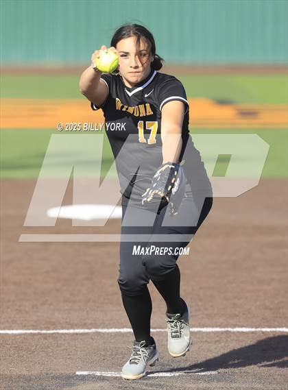 Thumbnail 2 in Grand Saline vs Winona photogallery.