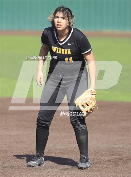 Thumbnail 3 in Grand Saline vs Winona photogallery.