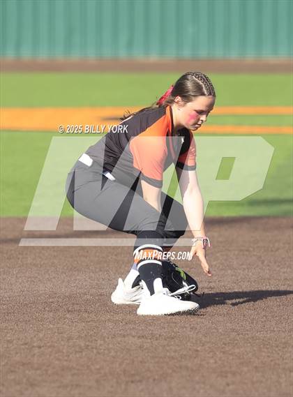 Thumbnail 2 in Grand Saline vs Winona photogallery.