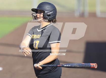 Thumbnail 1 in Grand Saline vs Winona photogallery.