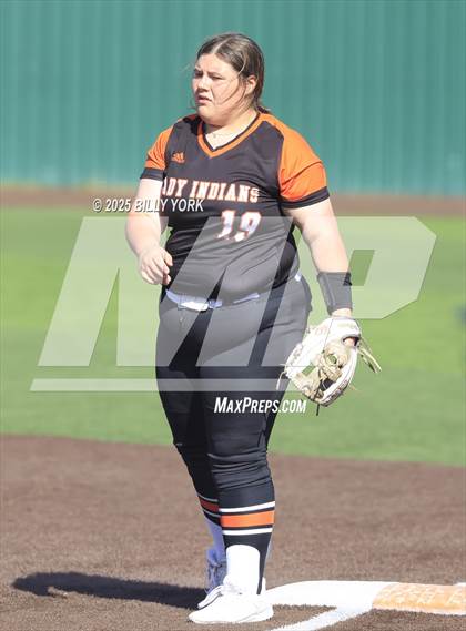 Thumbnail 2 in Grand Saline vs Winona photogallery.