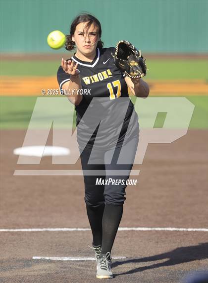 Thumbnail 1 in Grand Saline vs Winona photogallery.