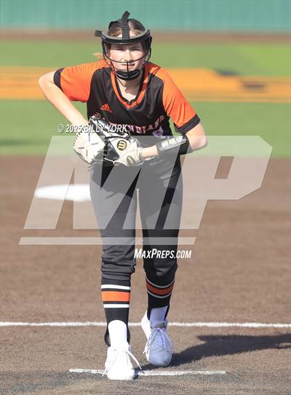 Thumbnail 2 in Grand Saline vs Winona photogallery.