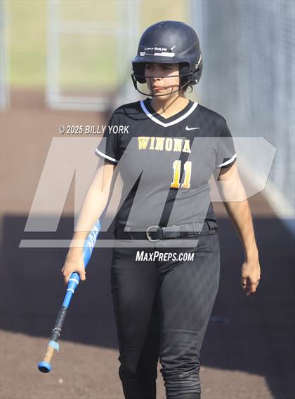 Thumbnail 2 in Grand Saline vs Winona photogallery.