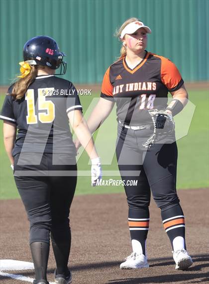 Thumbnail 3 in Grand Saline vs Winona photogallery.