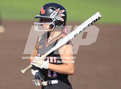 Thumbnail 1 in Grand Saline vs Winona photogallery.