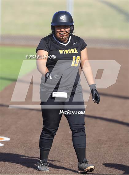 Thumbnail 2 in Grand Saline vs Winona photogallery.