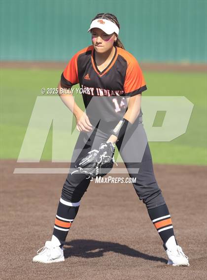 Thumbnail 2 in Grand Saline vs Winona photogallery.