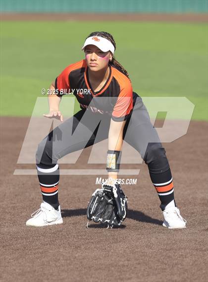 Thumbnail 1 in Grand Saline vs Winona photogallery.