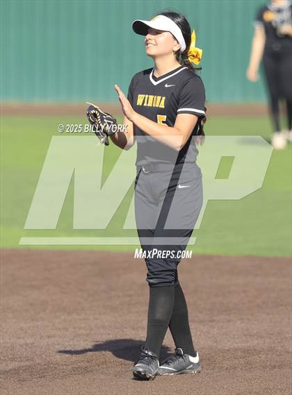 Thumbnail 1 in Grand Saline vs Winona photogallery.