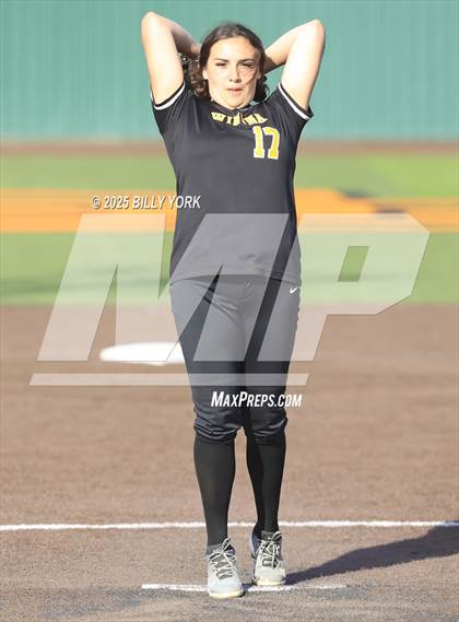 Thumbnail 1 in Grand Saline vs Winona photogallery.