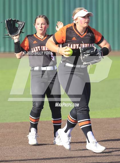 Thumbnail 2 in Grand Saline vs Winona photogallery.