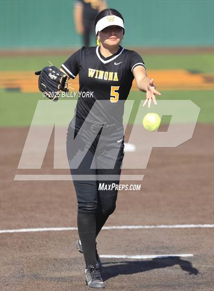 Thumbnail 3 in Grand Saline vs Winona photogallery.