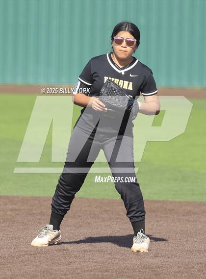 Thumbnail 3 in Grand Saline vs Winona photogallery.