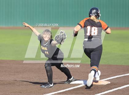 Thumbnail 3 in Grand Saline vs Winona photogallery.