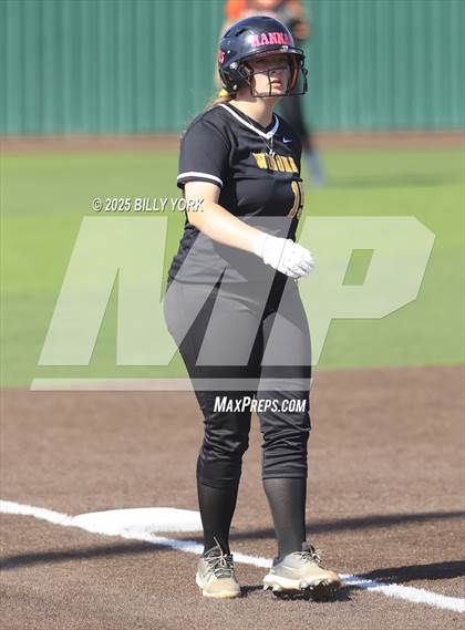 Thumbnail 2 in Grand Saline vs Winona photogallery.