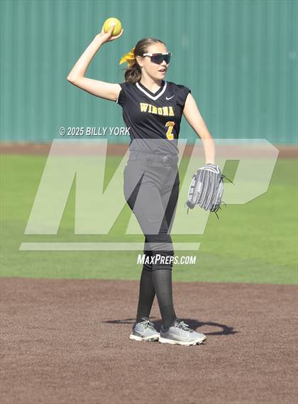 Thumbnail 2 in Grand Saline vs Winona photogallery.
