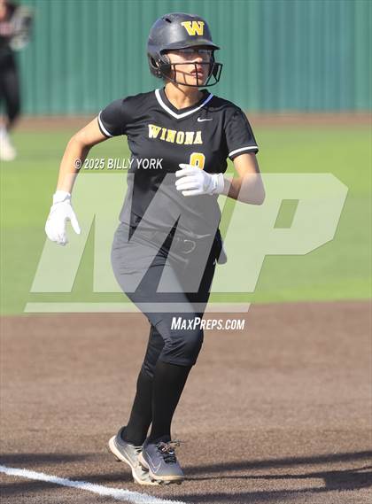 Thumbnail 2 in Grand Saline vs Winona photogallery.
