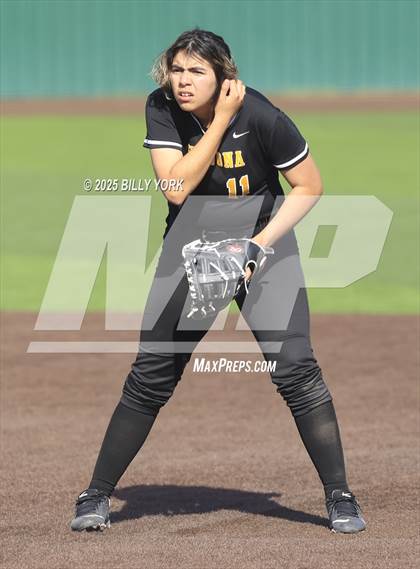 Thumbnail 1 in Grand Saline vs Winona photogallery.