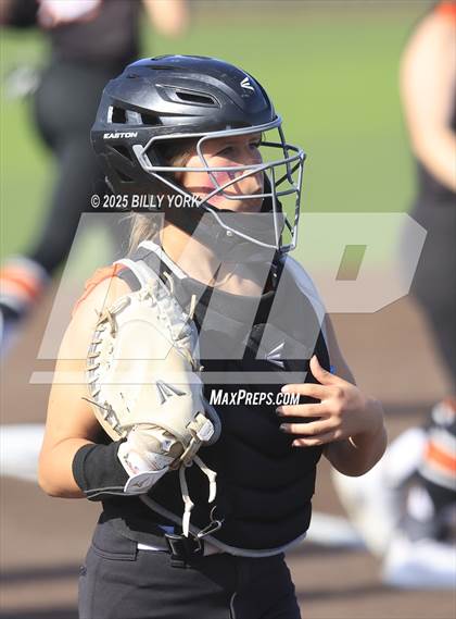 Thumbnail 1 in Grand Saline vs Winona photogallery.