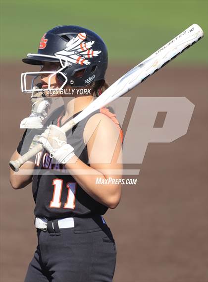 Thumbnail 2 in Grand Saline vs Winona photogallery.