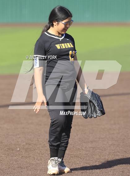 Thumbnail 1 in Grand Saline vs Winona photogallery.