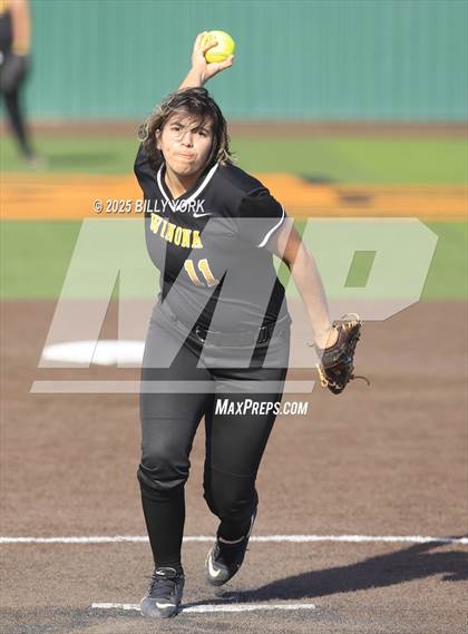 Thumbnail 2 in Grand Saline vs Winona photogallery.