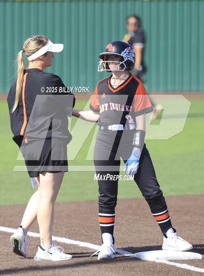Thumbnail 3 in Grand Saline vs Winona photogallery.