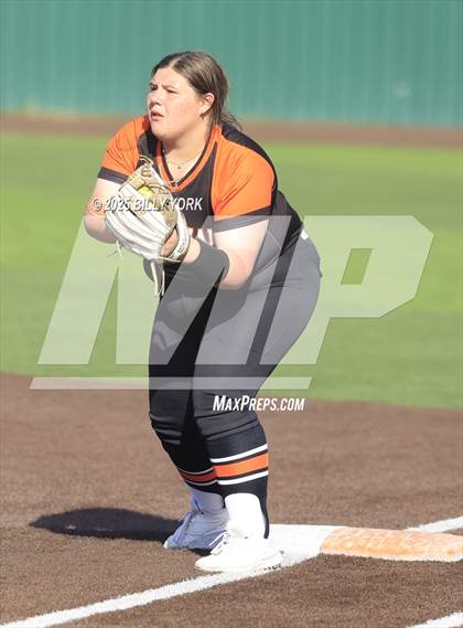 Thumbnail 1 in Grand Saline vs Winona photogallery.