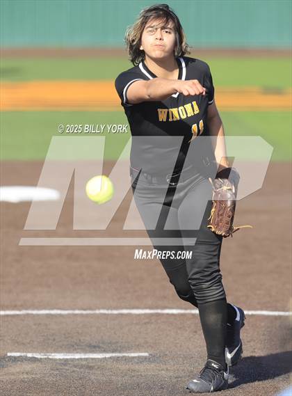 Thumbnail 3 in Grand Saline vs Winona photogallery.