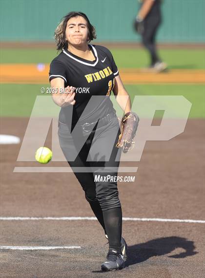 Thumbnail 3 in Grand Saline vs Winona photogallery.