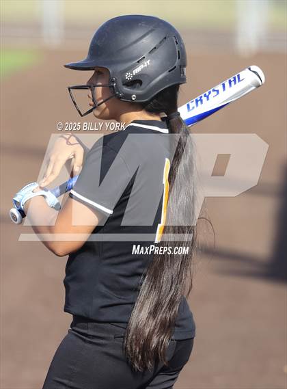 Thumbnail 3 in Grand Saline vs Winona photogallery.