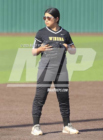 Thumbnail 2 in Grand Saline vs Winona photogallery.