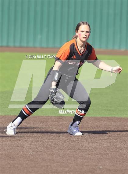 Thumbnail 2 in Grand Saline vs Winona photogallery.