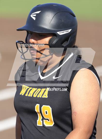 Thumbnail 2 in Grand Saline vs Winona photogallery.