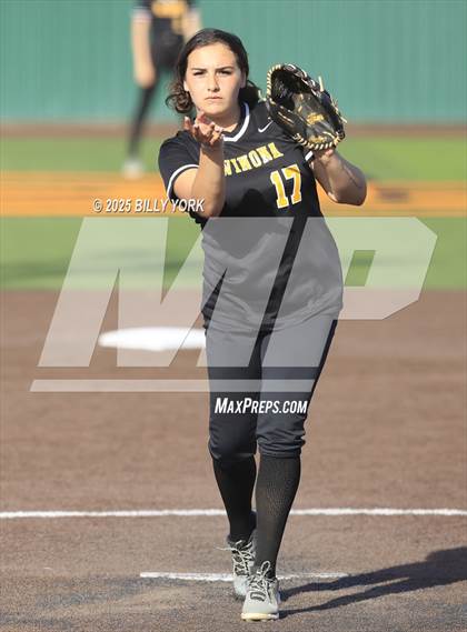 Thumbnail 2 in Grand Saline vs Winona photogallery.