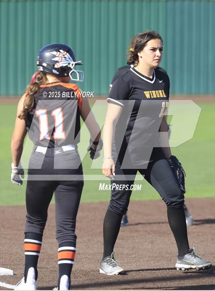Thumbnail 1 in Grand Saline vs Winona photogallery.