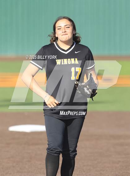 Thumbnail 3 in Grand Saline vs Winona photogallery.