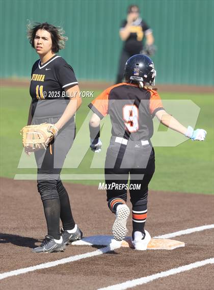 Thumbnail 3 in Grand Saline vs Winona photogallery.