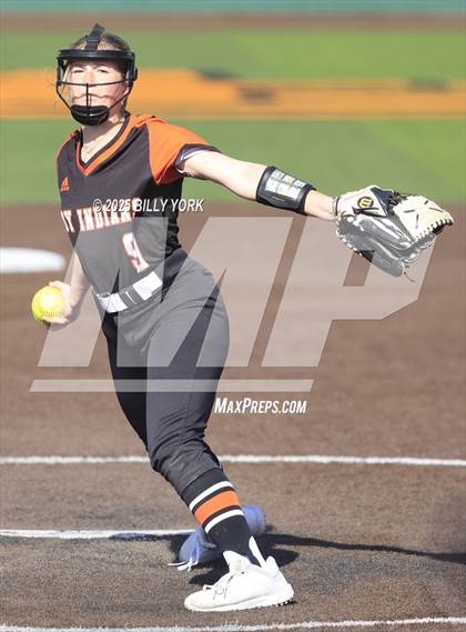 Thumbnail 2 in Grand Saline vs Winona photogallery.
