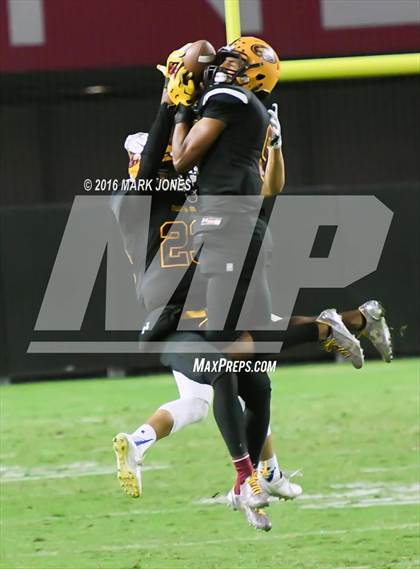 Thumbnail 2 in Mountain Pointe vs. Chandler (AIA 6A Final) photogallery.