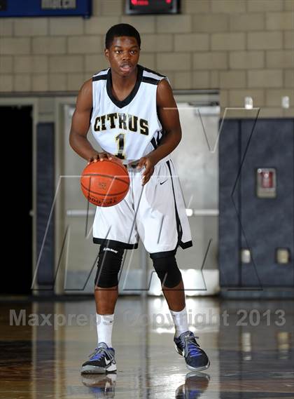 Thumbnail 2 in Bishop Amat vs. Citrus Valley (I Have a Dream Classic) photogallery.