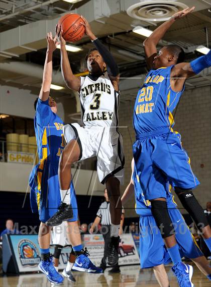 Thumbnail 1 in Bishop Amat vs. Citrus Valley (I Have a Dream Classic) photogallery.